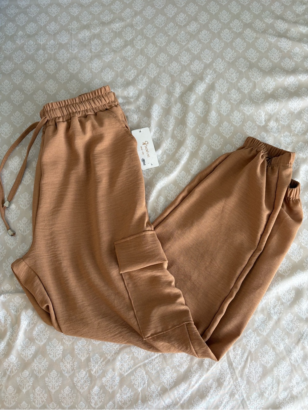 Cozy Cargo Joggers in Camel Brown